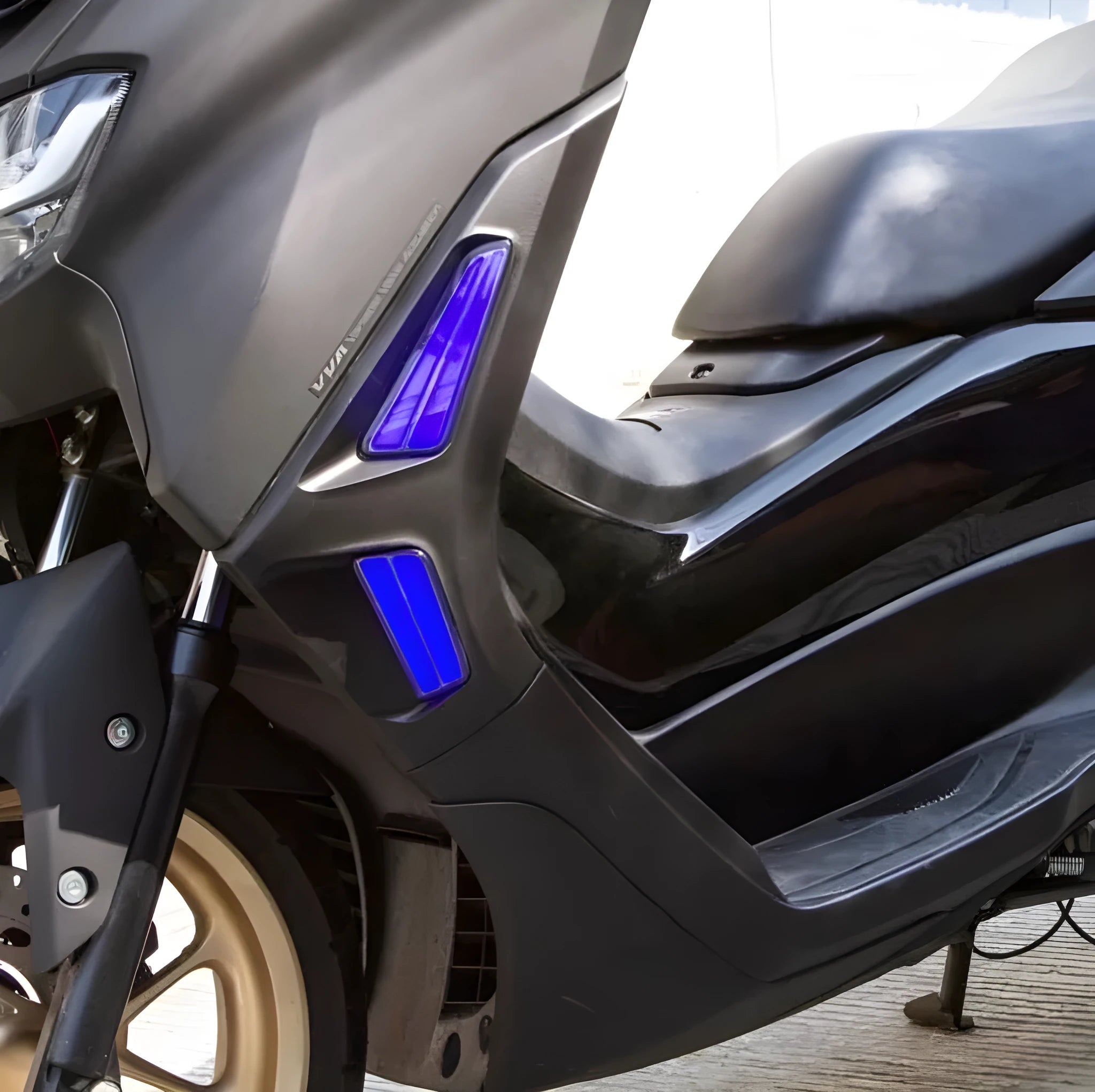 LED turn signal light for Yamaha NMAX155 scooter in plastic housing