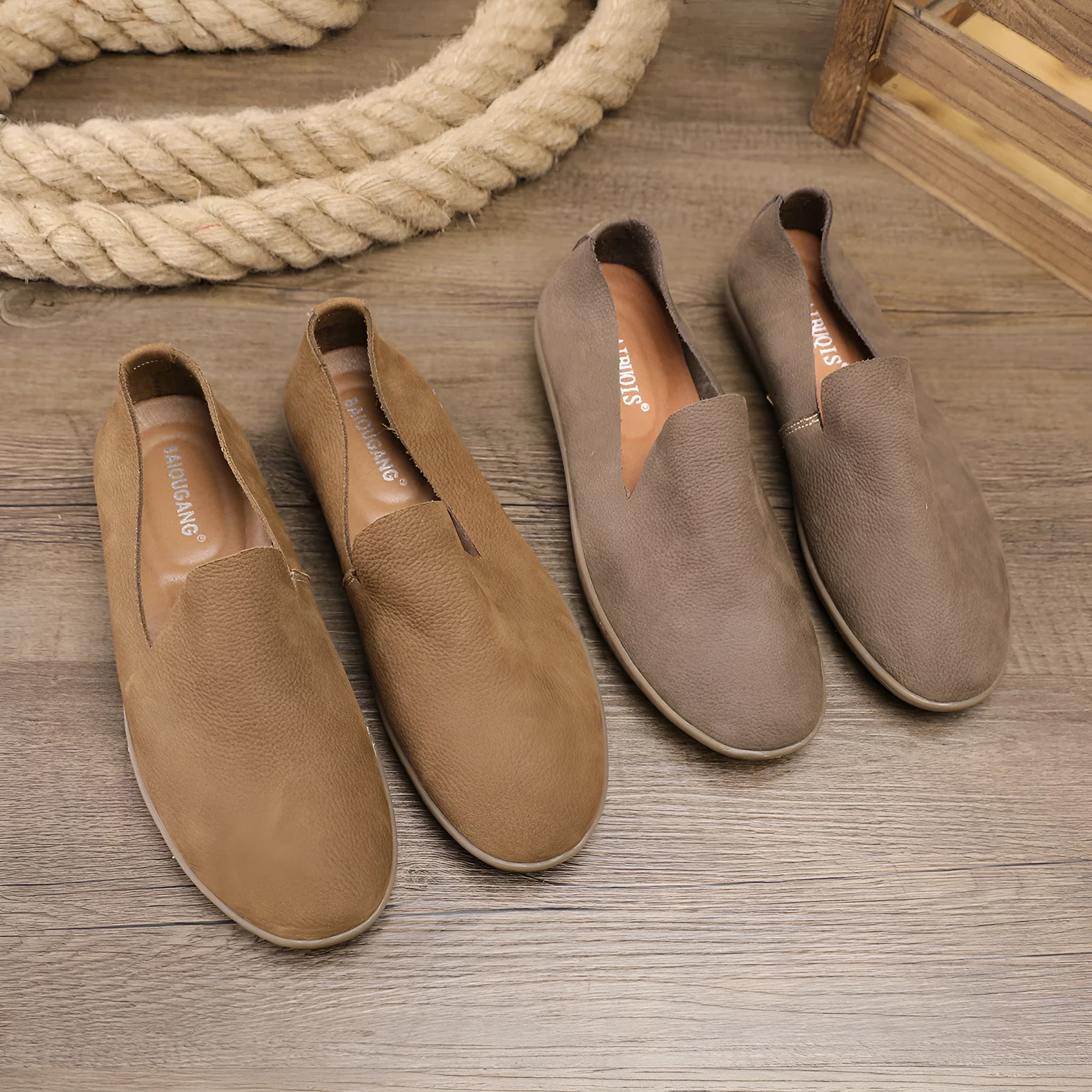 Handmade grey men's casual shoes with a wedge heel and leather upper.
