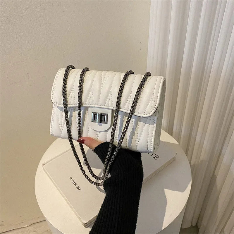 Retro textured diamond small bag in horizontal square shape with eight colour options