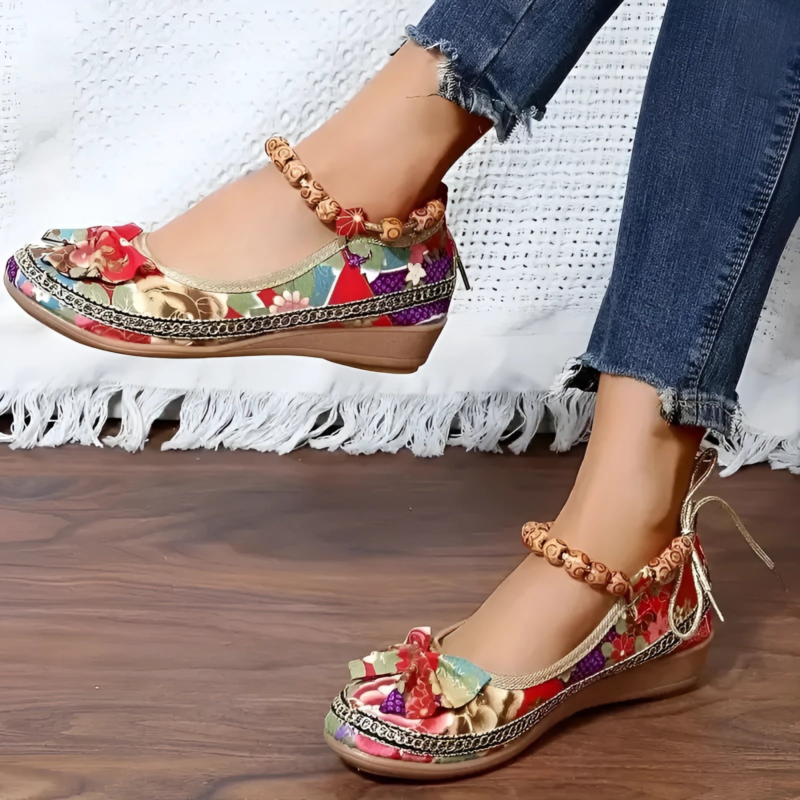 Women's black ethnic platform sandals with cloth upper and elastic band