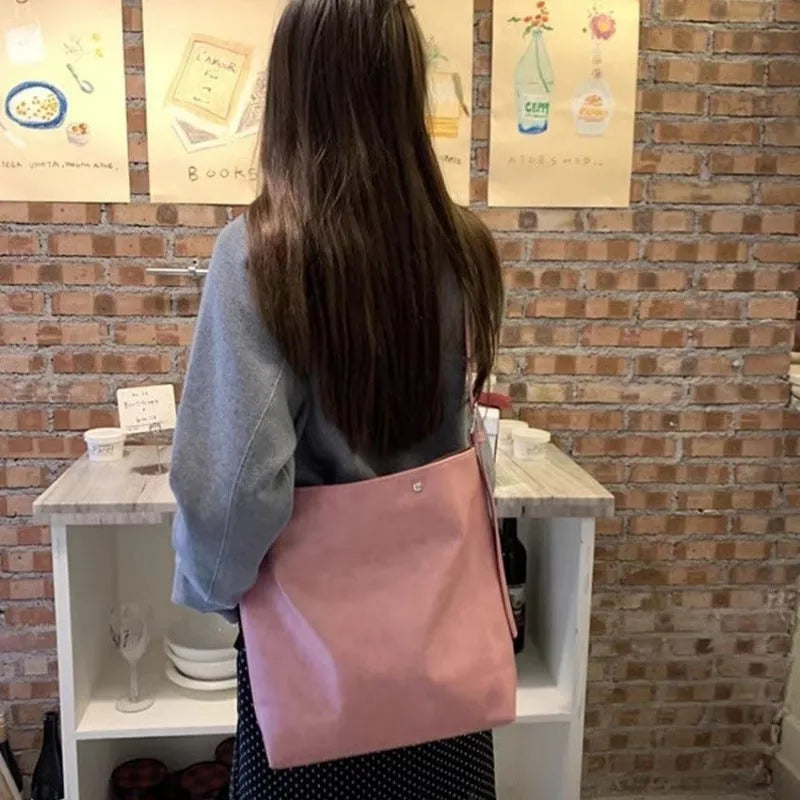 Corduroy single-shoulder commuter bag in pink or brown with PU lining, 39cm length