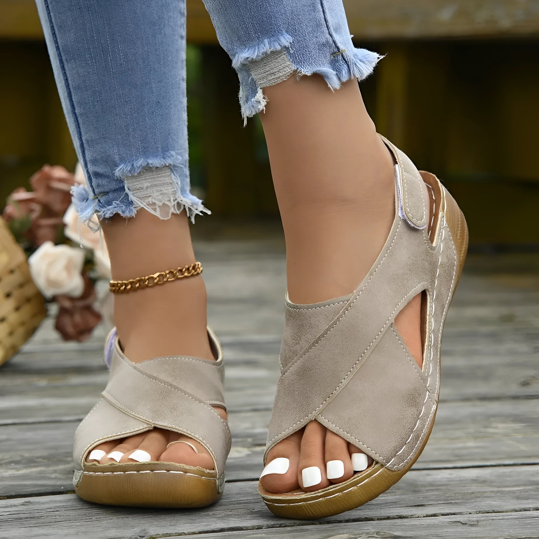 Roman platform sandals with skirt detail and adjustable Velcro strap in khaki colour