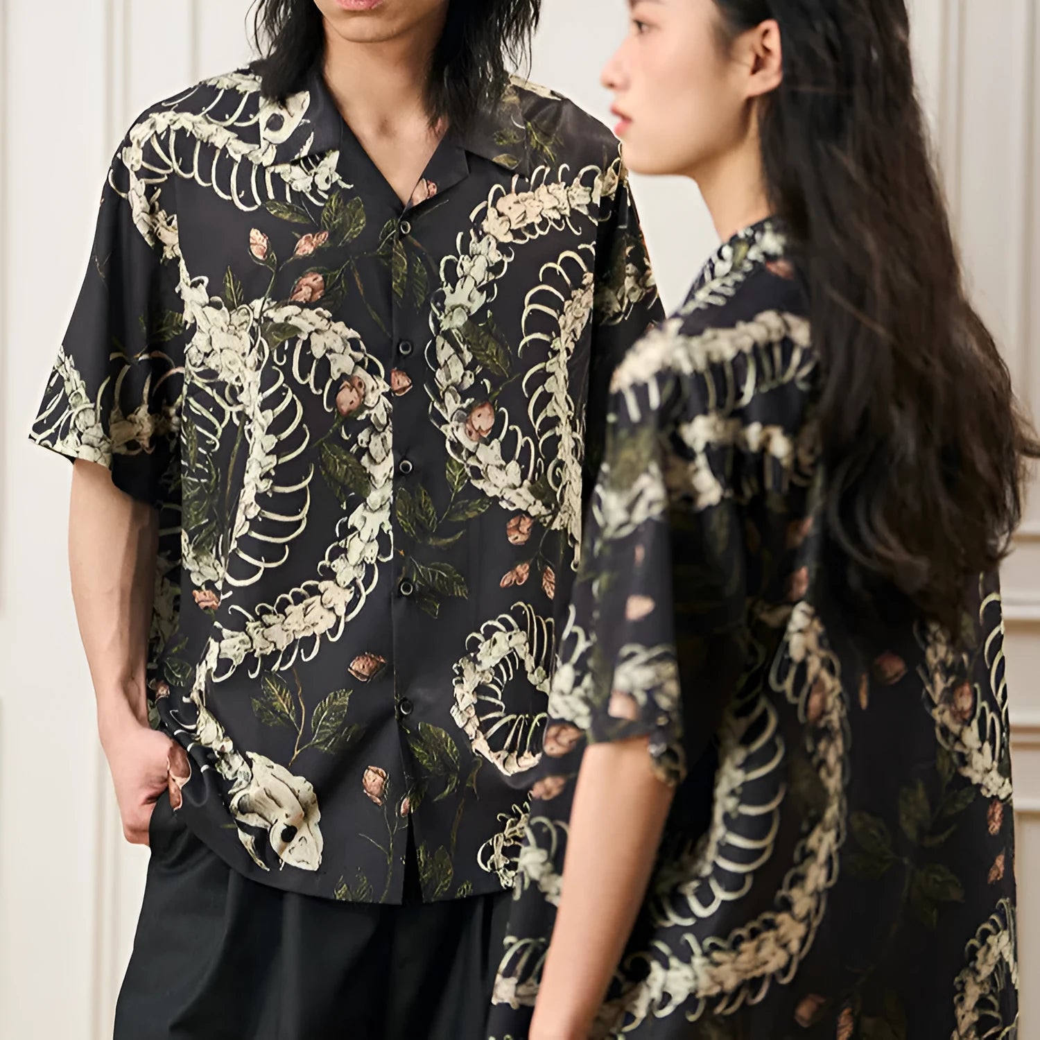 Men's snake bone pattern printed loose Cuban collar short sleeve shirt in colour options.