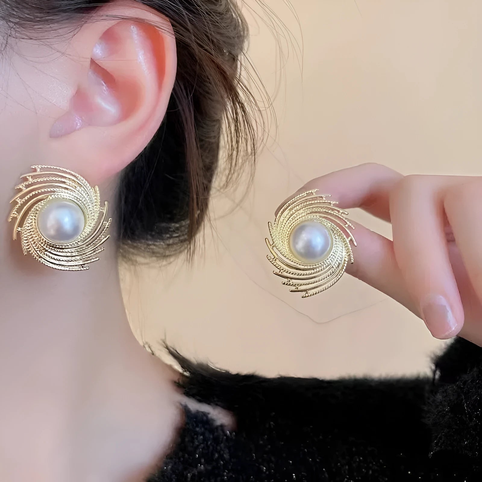 Women's vintage pearl earrings with irregular flower shape design
