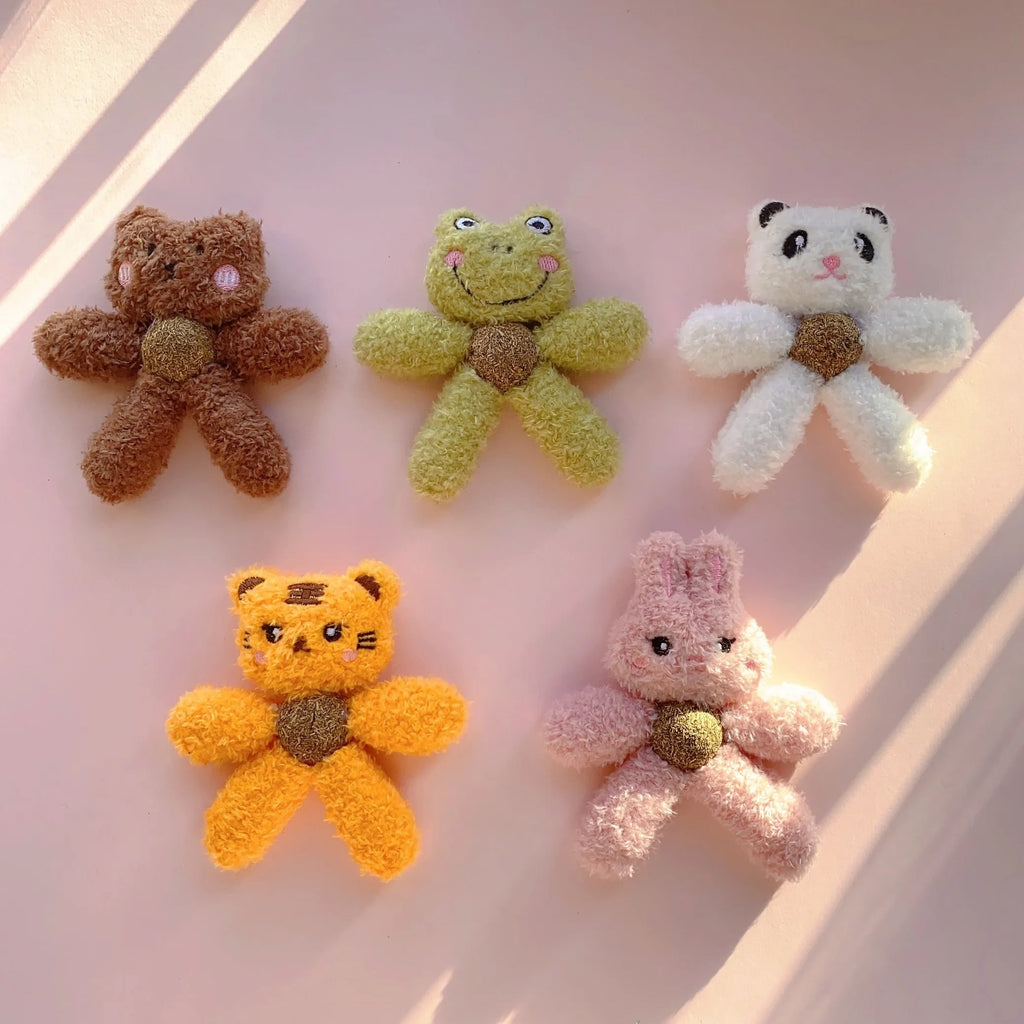 Edible catnip ball chewing toy in animal designs for indoor cat dental care