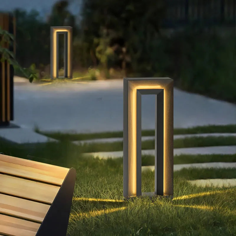 62cm tall solar courtyard lamp with geometric abstract design for outdoor garden lighting
