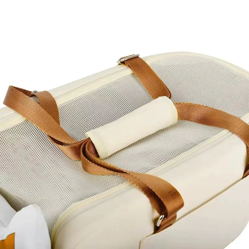 Beige hard-sided outdoor pet carrier with EPE padding, dimensions 43x25x22.5 cm