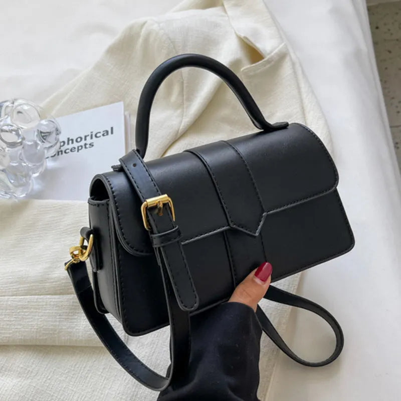 Women's horizontal square messenger bag in polyurethane leather with file compartment interior