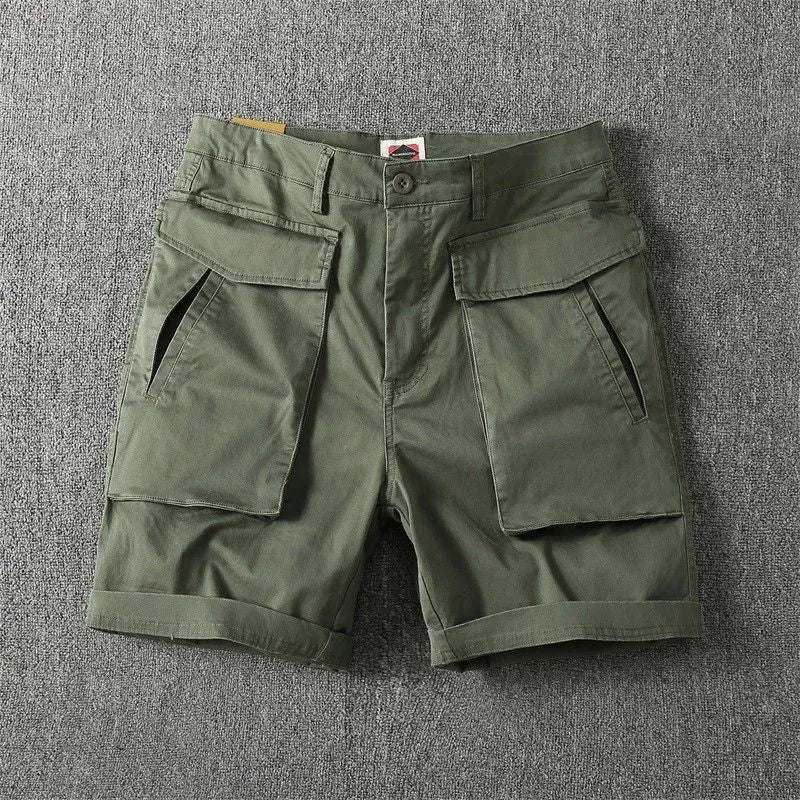 Men's straight-leg cotton cargo shorts with multiple pockets in khaki colour on a neutral background
