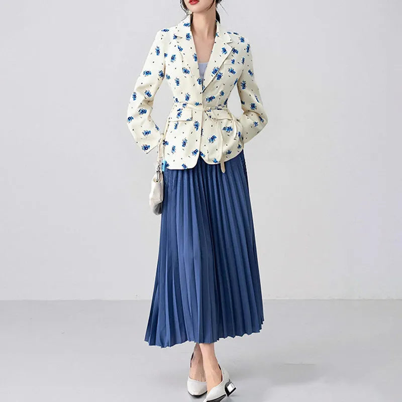 Women's suit jacket with collar and lace-up waist detail in polyester fabric