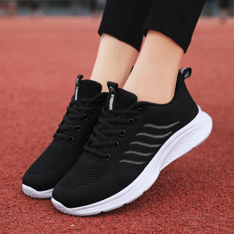 Women's mesh surface running shoes low top flat heel rubber sole front lace-up