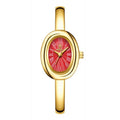 Women's slim oval retro quartz watch in gold colour on wrist