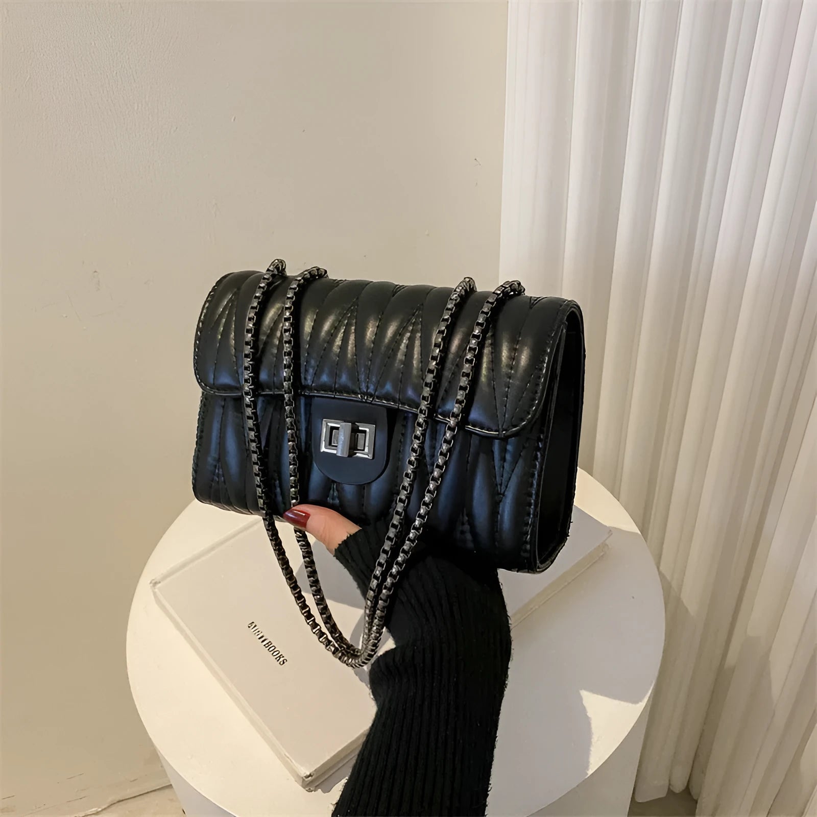 Retro textured diamond small bag in horizontal square shape with eight colour options