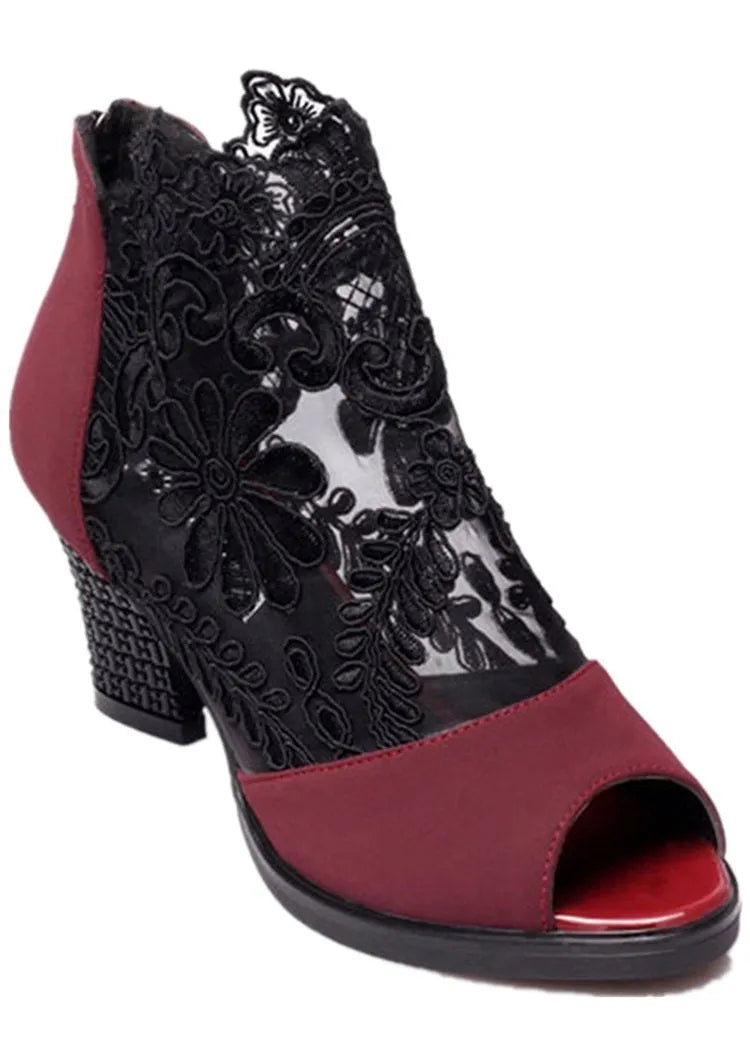 Women's black lace gladiator sandals with square high heel and flower patterns