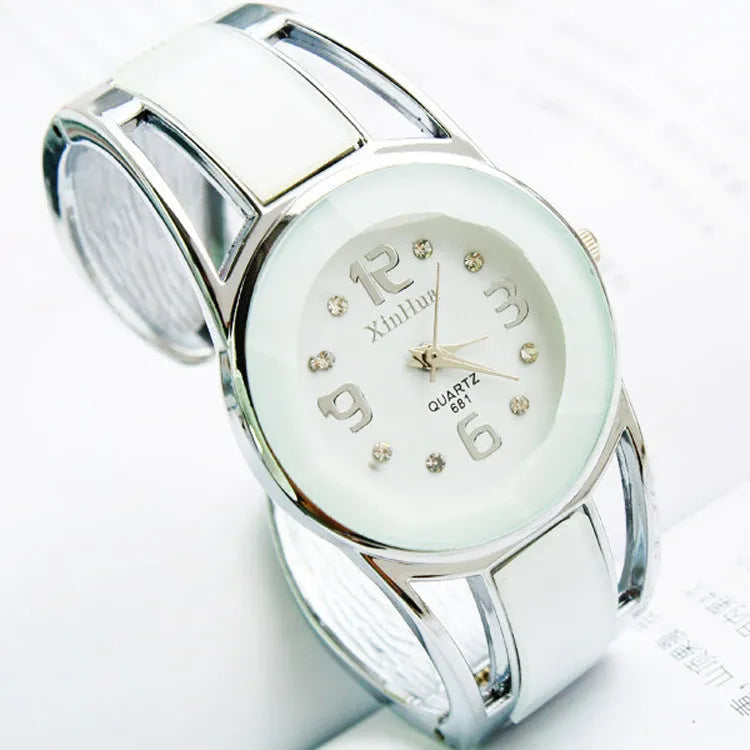 Ladies bracelet watch quartz movement 30mm dial alloy case stainless steel clasp