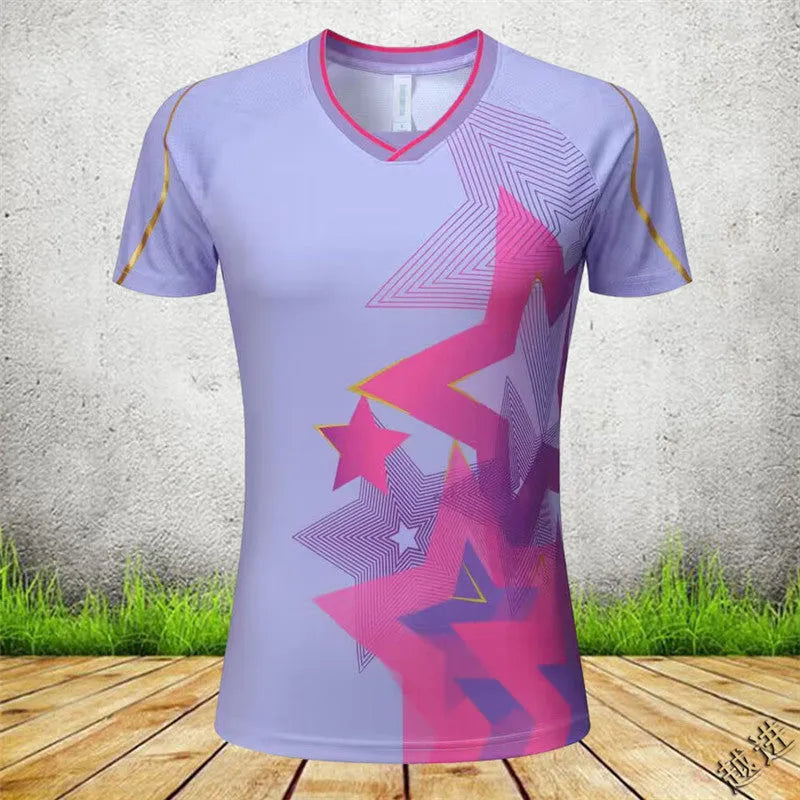 Badminton sportswear outfit with short-sleeved top and trousers in polyester fabric