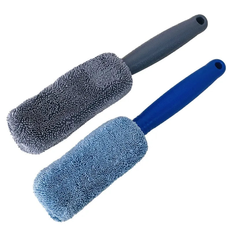 Microfiber car tyre brush with long 29cm handle in grey colour for wheel cleaning
