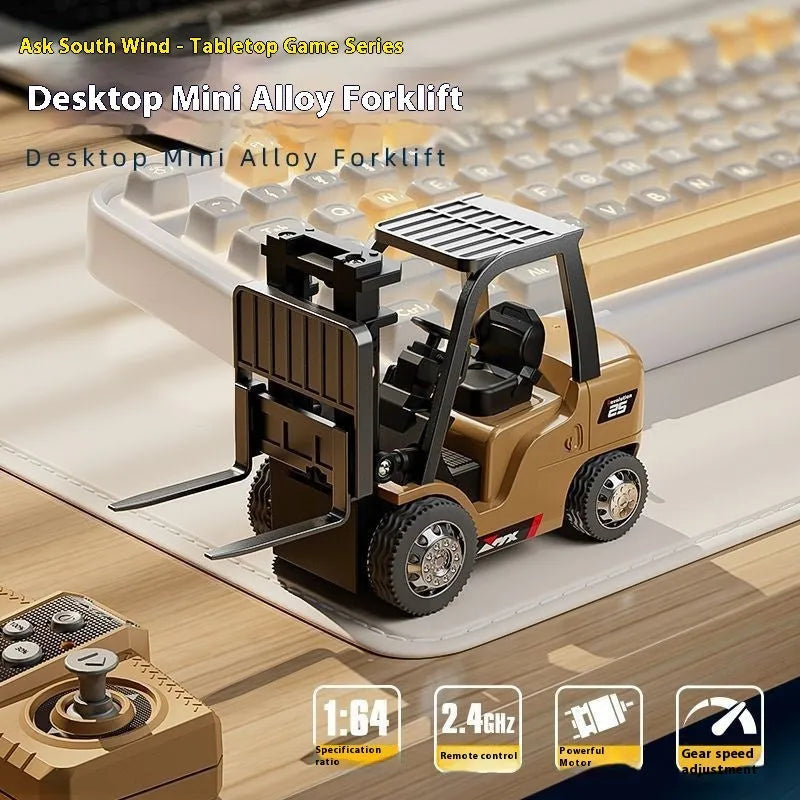 Miniature alloy forklift remote control car with cargo attachments on pallet