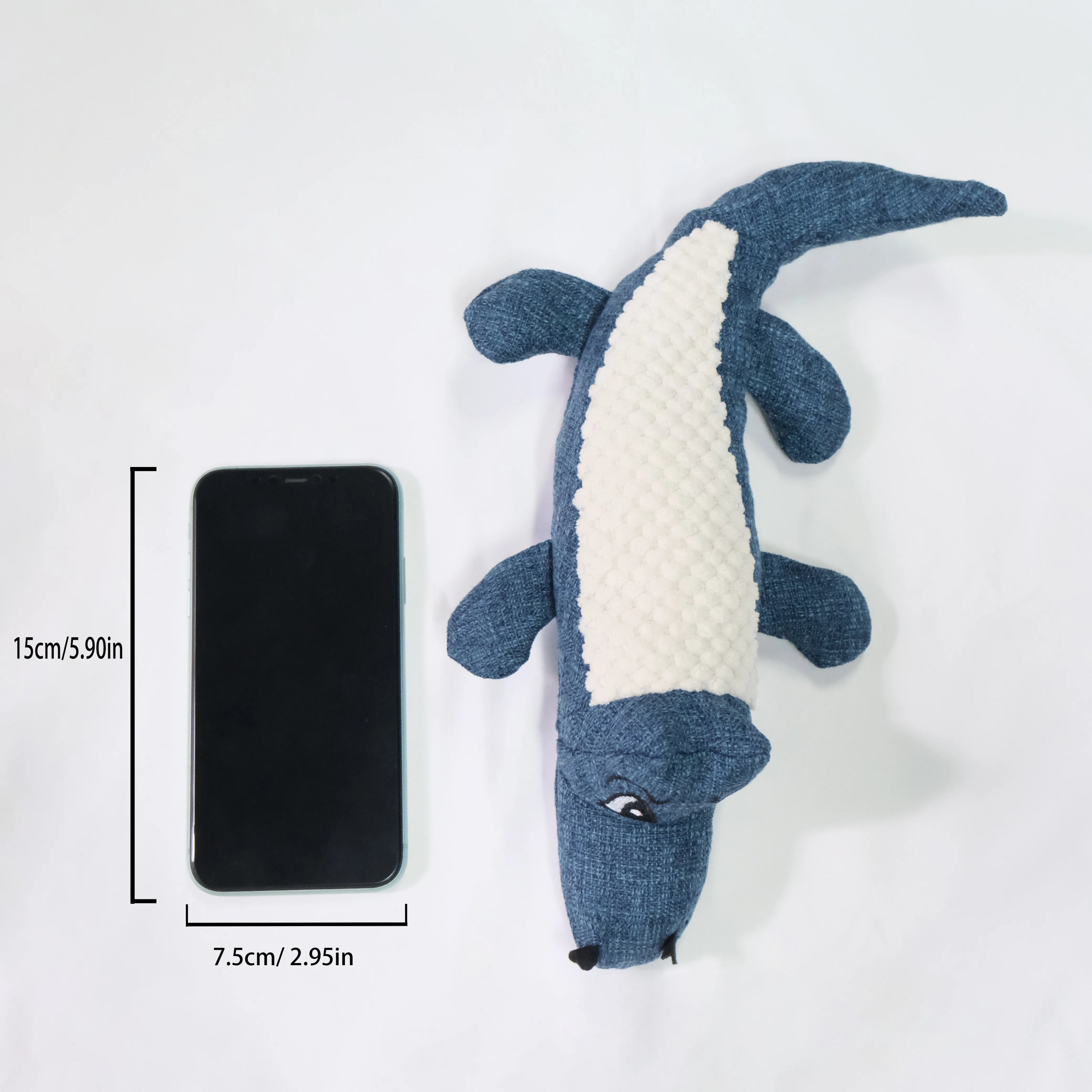 Blue, green and red corn on the cob plush toys for cats and dogs with crinkle sound.