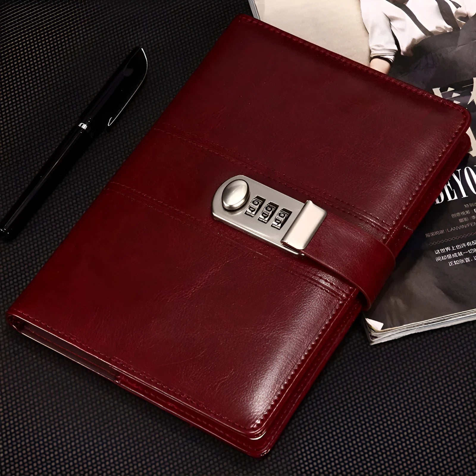 A6 lockable notebook with thickened cover, eight colour options, lock and key included