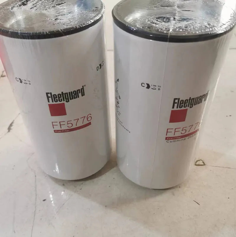 Glass fibre folding oil filter element with 32mm inlet and outlet connections.