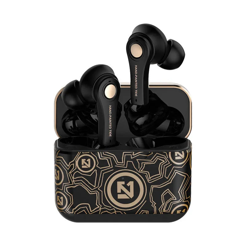 Wireless Bluetooth headset in black or white with over-ear design and Everblue 5.0 logo.