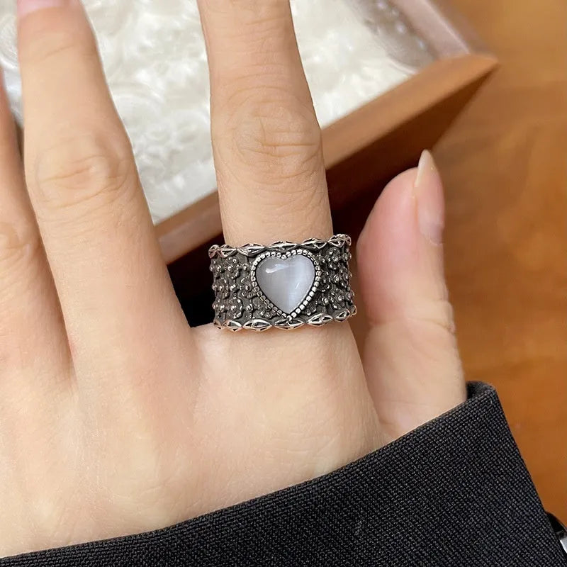 Adjustable heart ring in silver-plated white copper with retro moon design