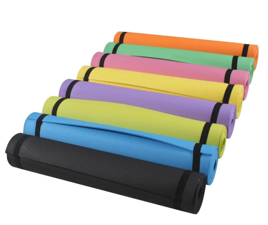 Red and blue EVA fitness yoga mats showing 4mm and 6mm thickness options on a wooden floor.