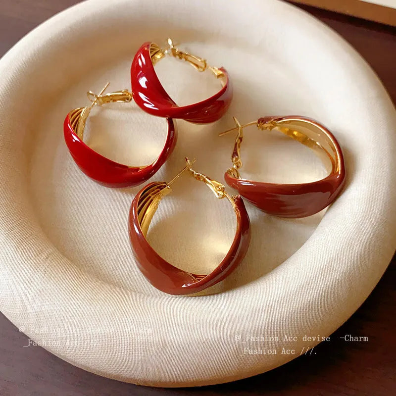 Retro geometric drip oil earrings for women U-shaped iron silver needle vintage style