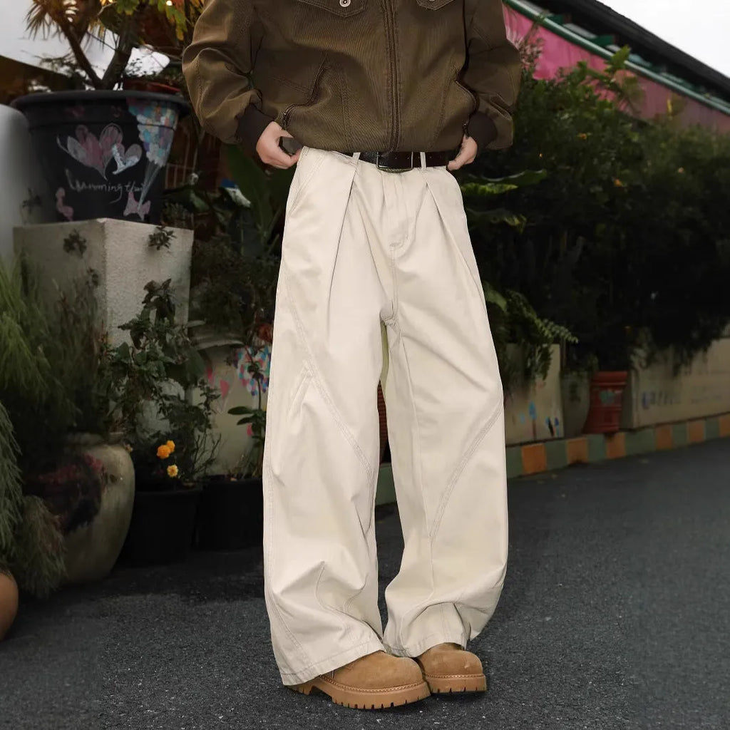 Men's straight-leg trousers with pleated front and striped pattern in cotton-polyester blend