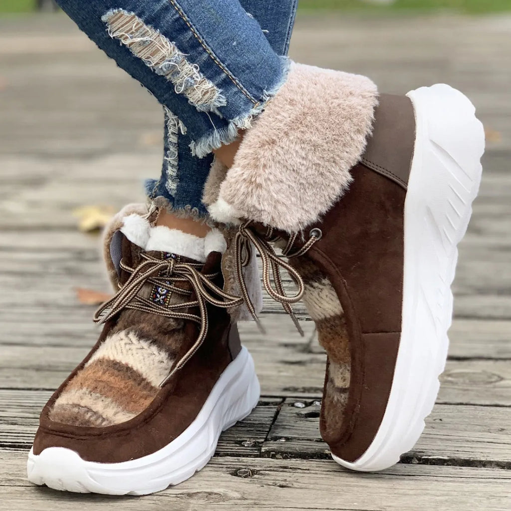 Women's beige lace-up snow boots with suede upper and artificial fur lining