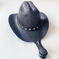 XINGX British cowboy hat for cats in non-woven fabric with decorative ribbon trim.