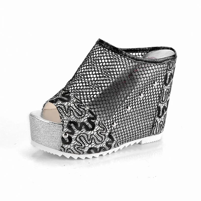 Korean chunky heel platform sandals with a hollowed-out heel and mesh upper in black.