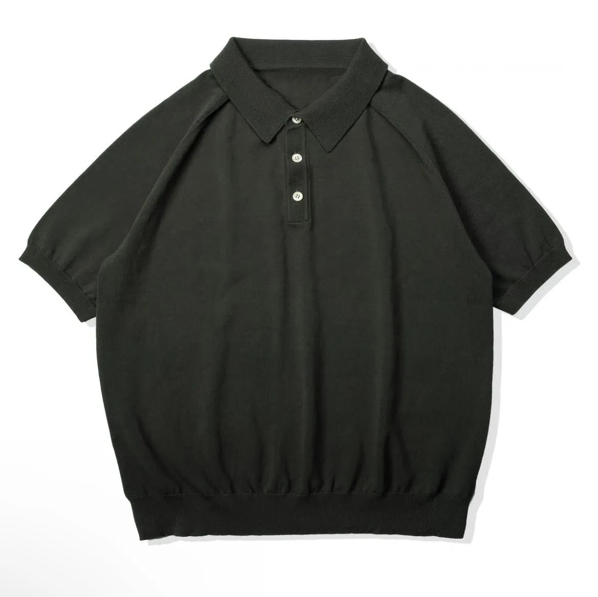 Men's solid-colour retro knitted cotton short-sleeved T-shirt in slim fit on a hanger.