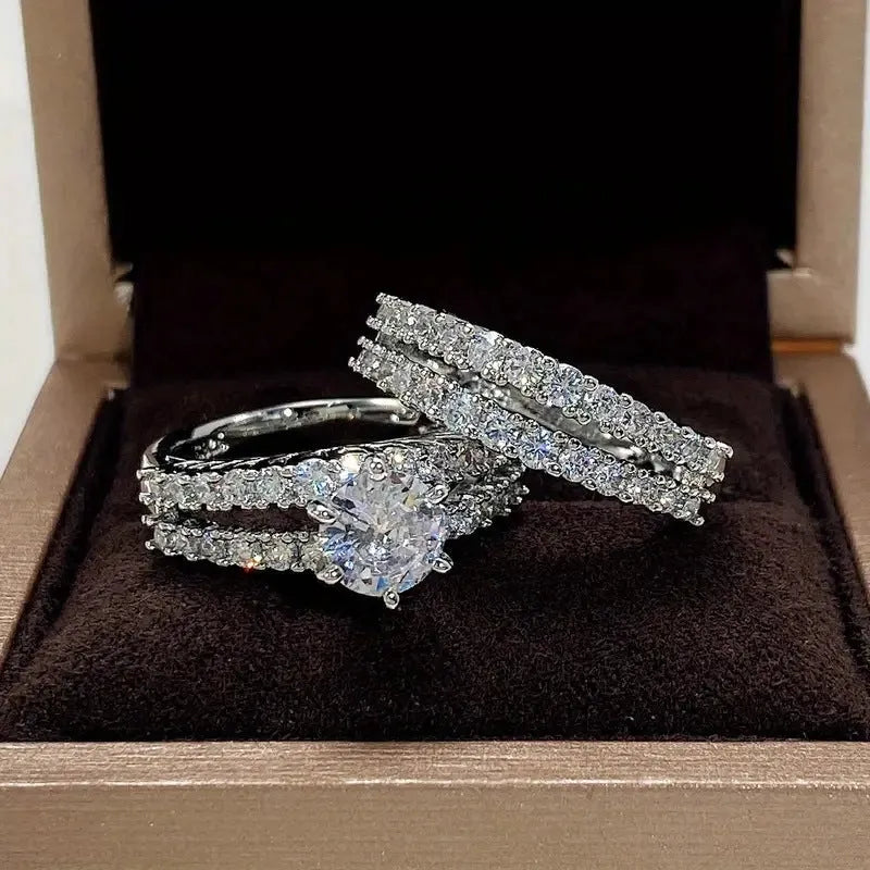 Women's geometric alloy ring set in silver, gold, or rose gold with round elements