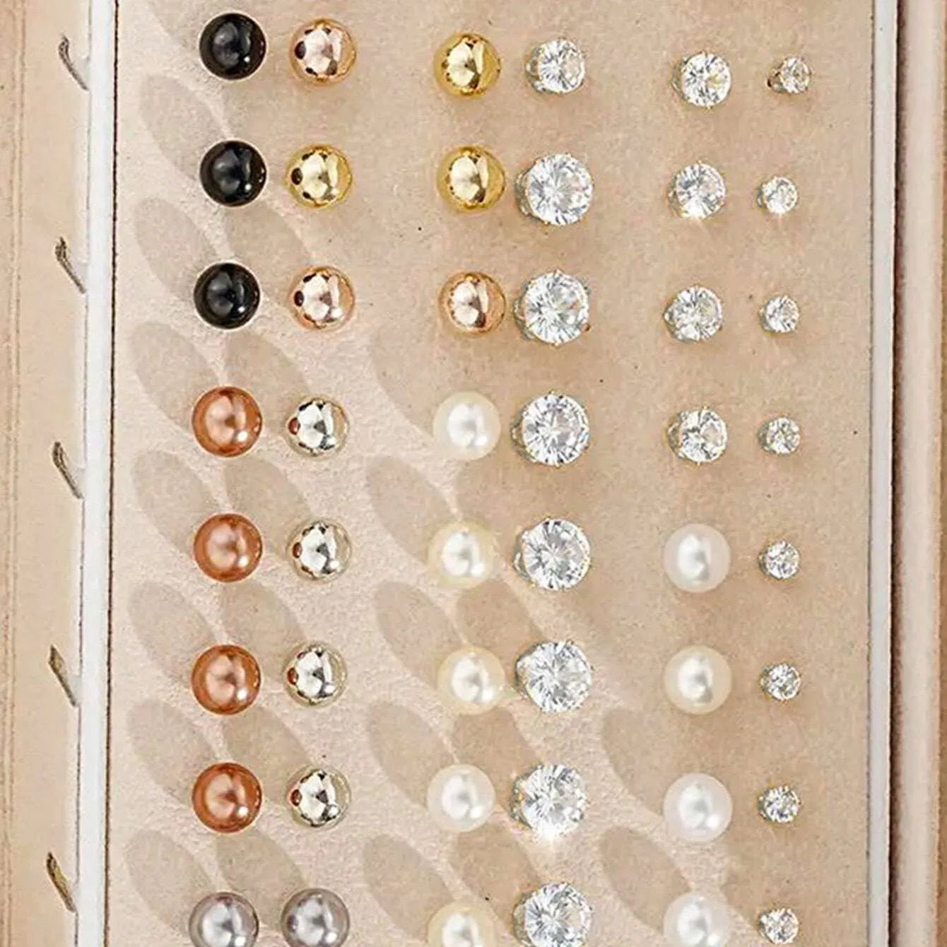 108 geometric pearl earrings with gold and yellow electroplated alloy and round pearl elements
