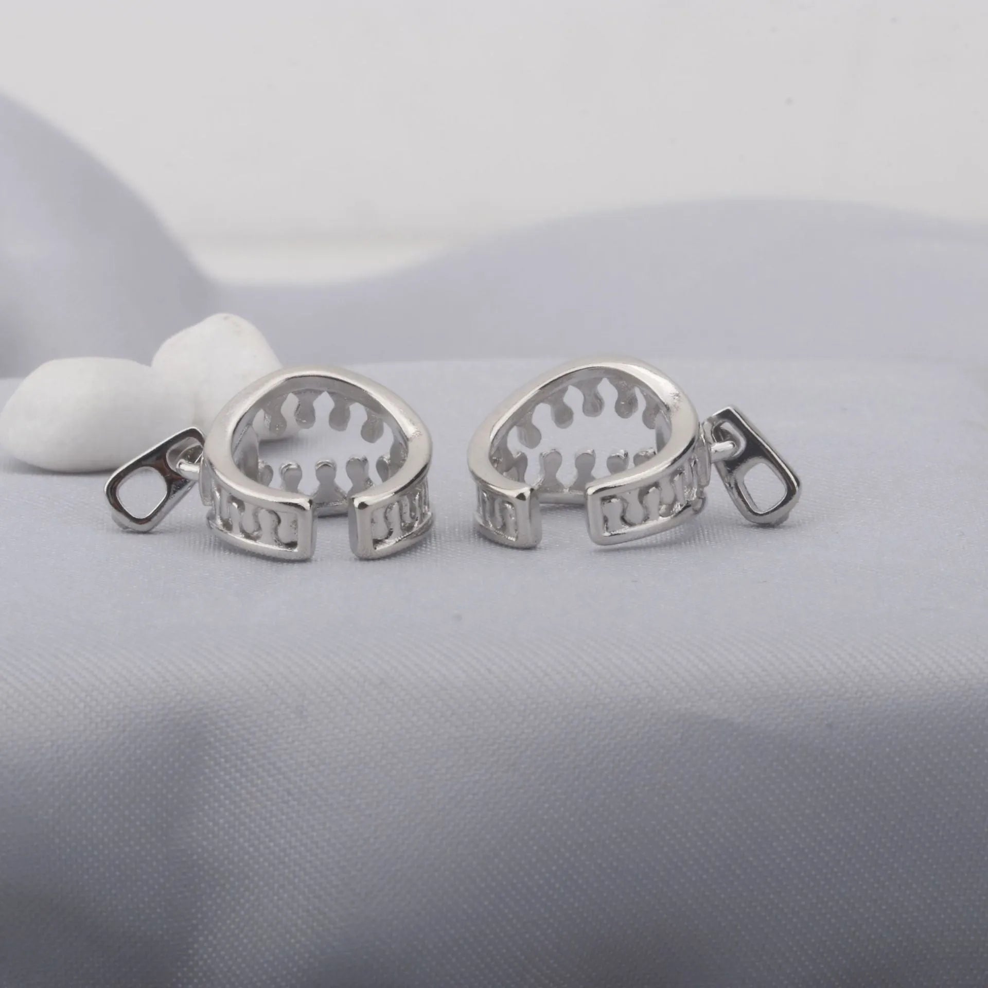 Copper geometric ear bone clip earrings with line design and zipper clip mechanism