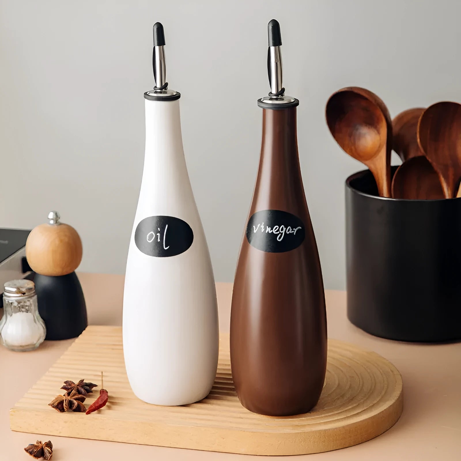 Ceramic oil pot with conical funnel and integrated brush in black, coffee or white colour