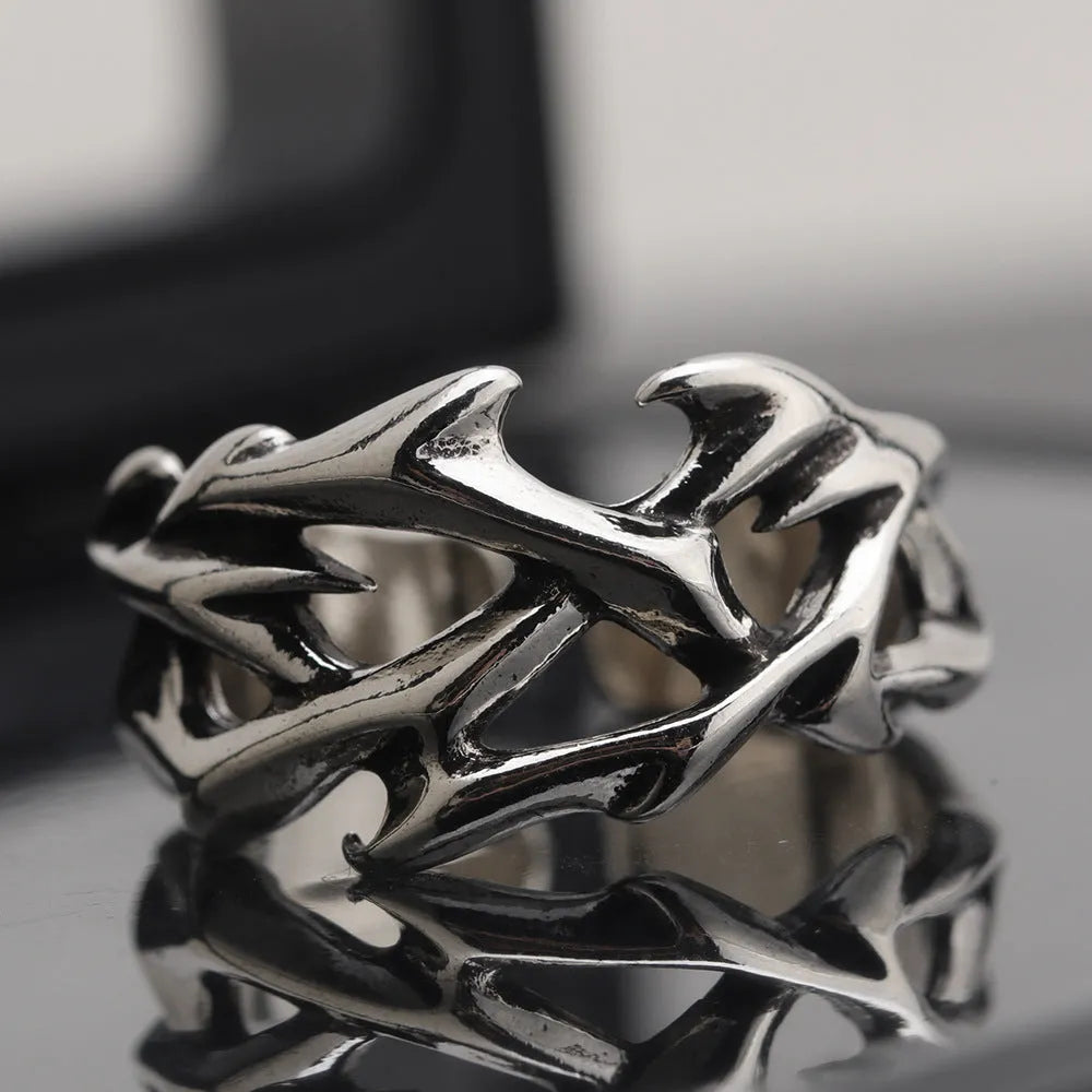 Adjustable copper ring with geometric thorn flower pattern in J2150 thorns colour