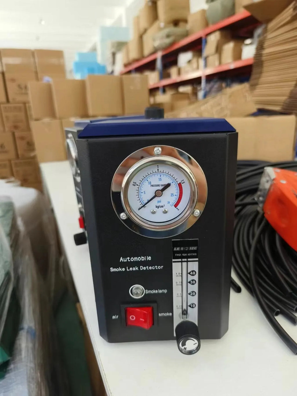 KT9105 car smoke leak detector with steel construction and English display