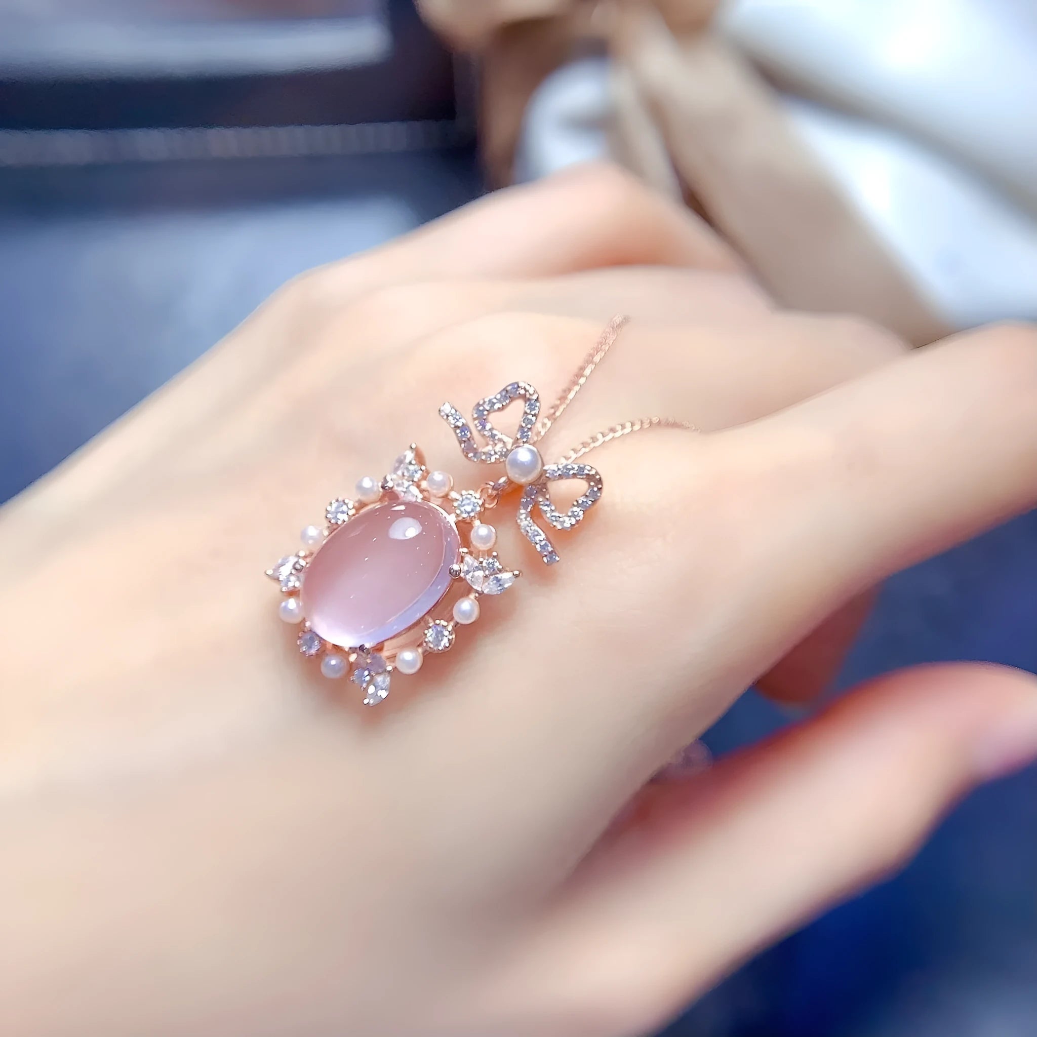Geometric rose quartz pendant necklace with 925 silver and rose gold plating