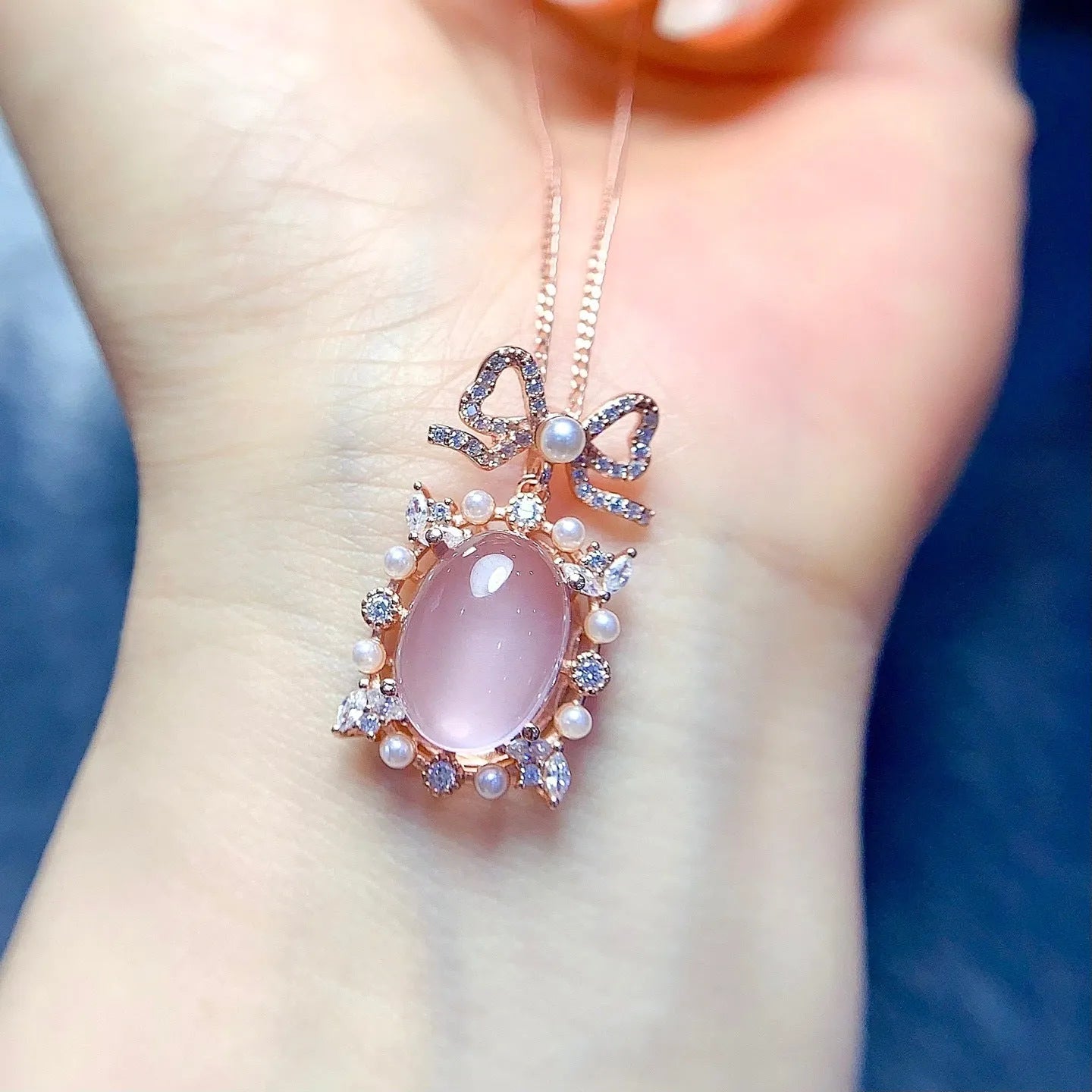 Geometric rose quartz pendant necklace with 925 silver and rose gold plating