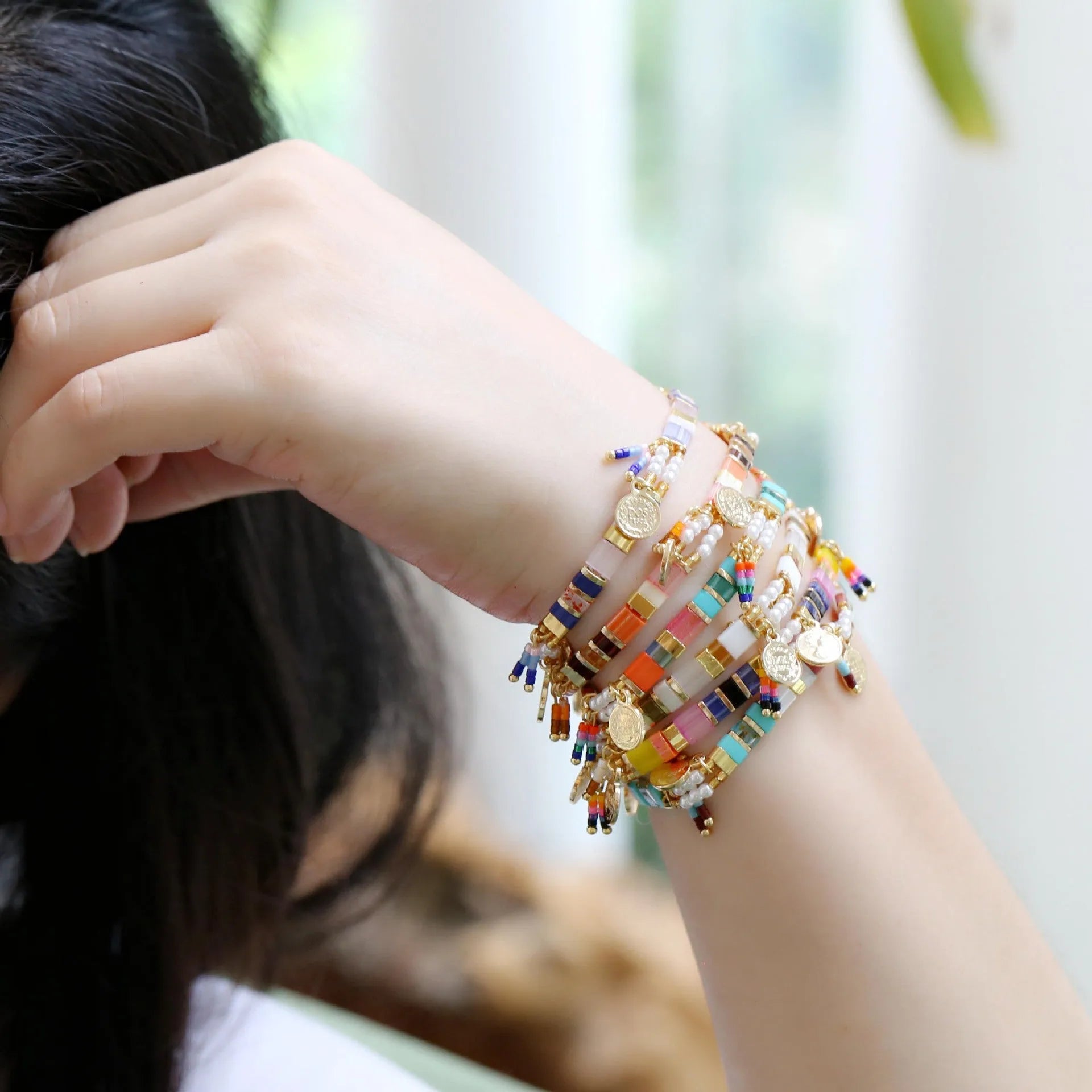 Women's handmade glass beaded bracelet with imitation pearls in European and American style