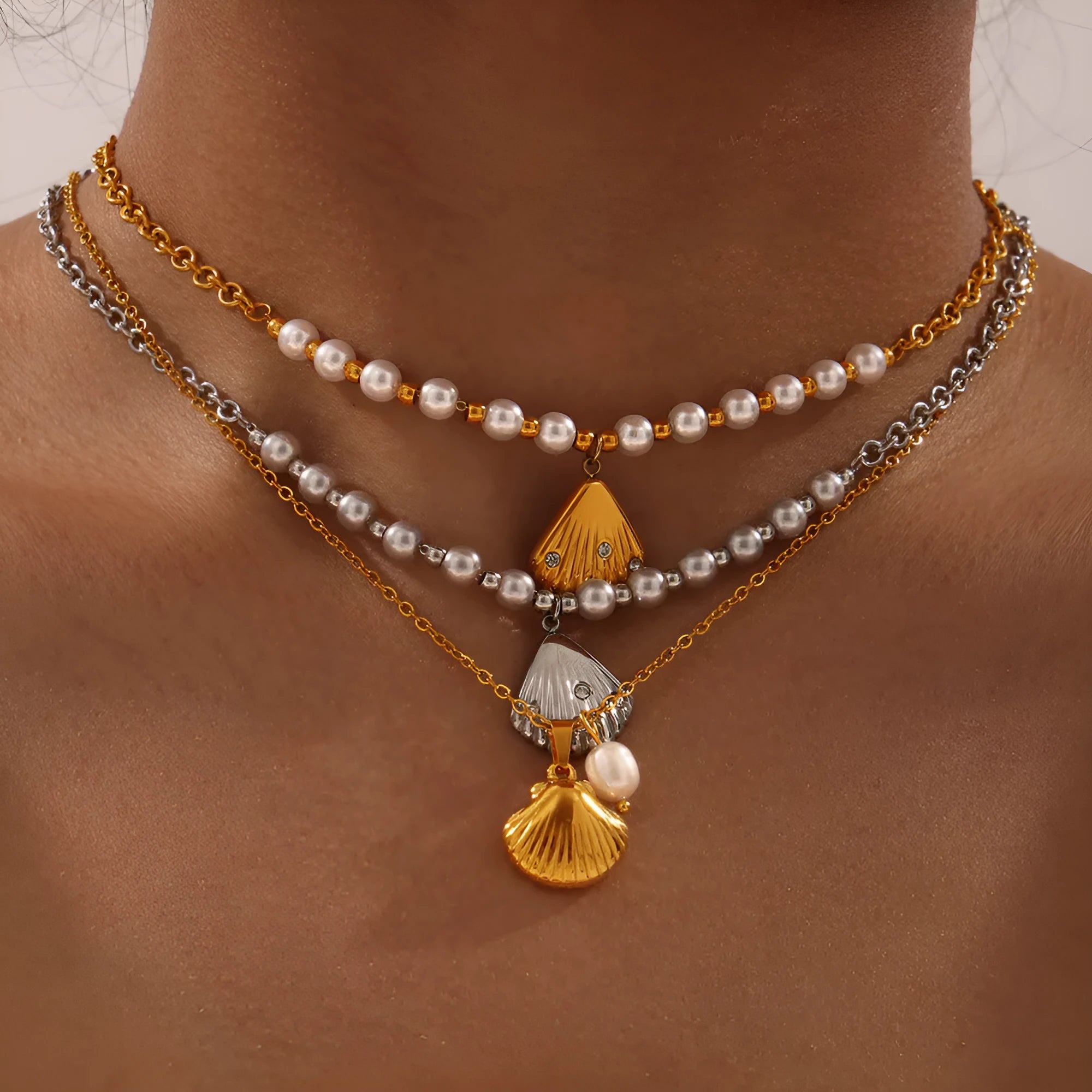 Women's vintage French design necklace with titanium steel chain and freshwater pearl bead pendant
