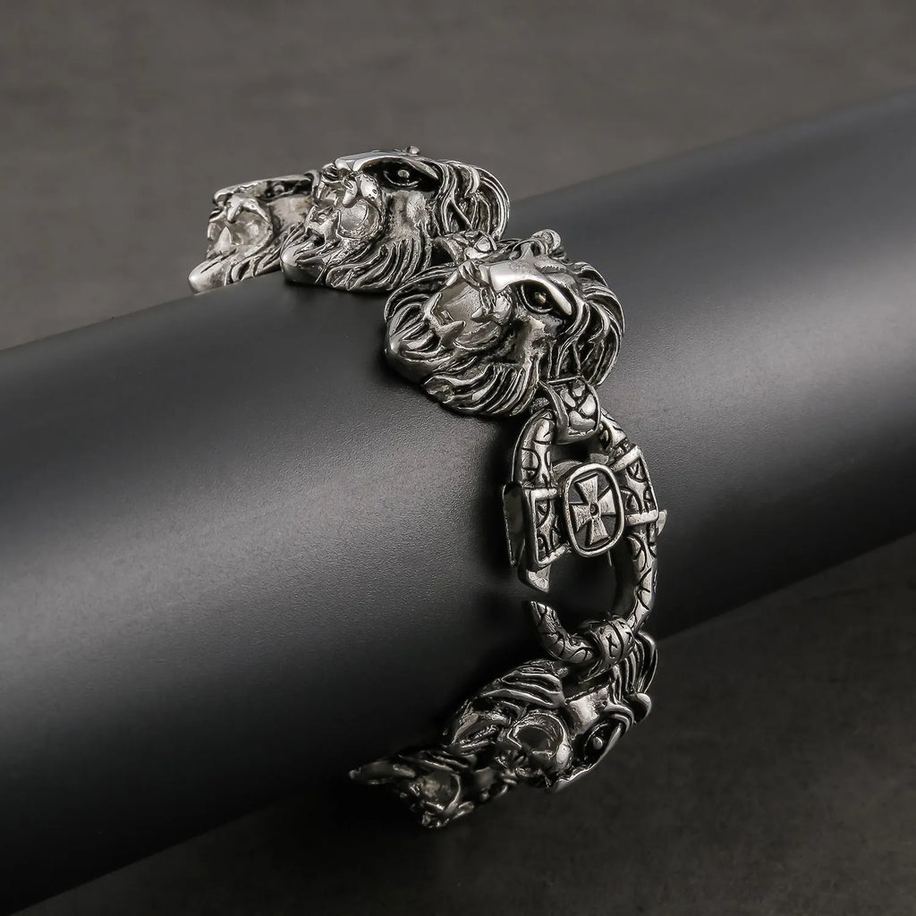 Men's titanium steel bracelet with retro lion's head design, polished steel finish