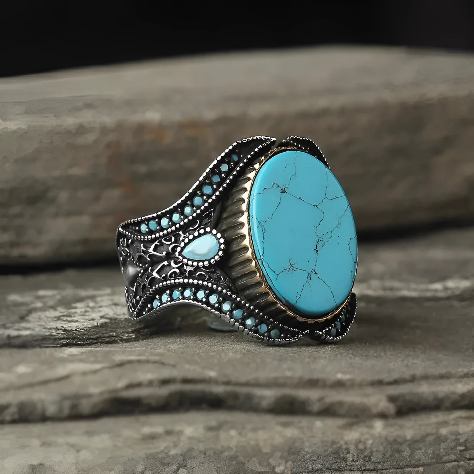 Men's round turquoise alloy ring with antique silver finish showing UK size markings