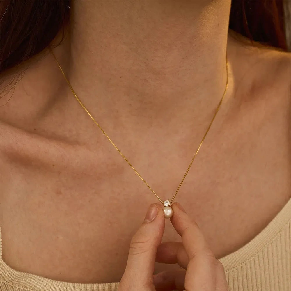 St Delan stainless steel women's necklace with imitation pearl and zircon pendant in gold colour