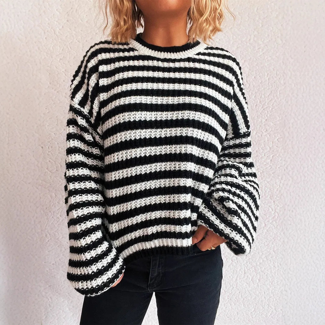 Women's vintage stripe knitted top with round neck and long sleeves in loose fit polyester fabric