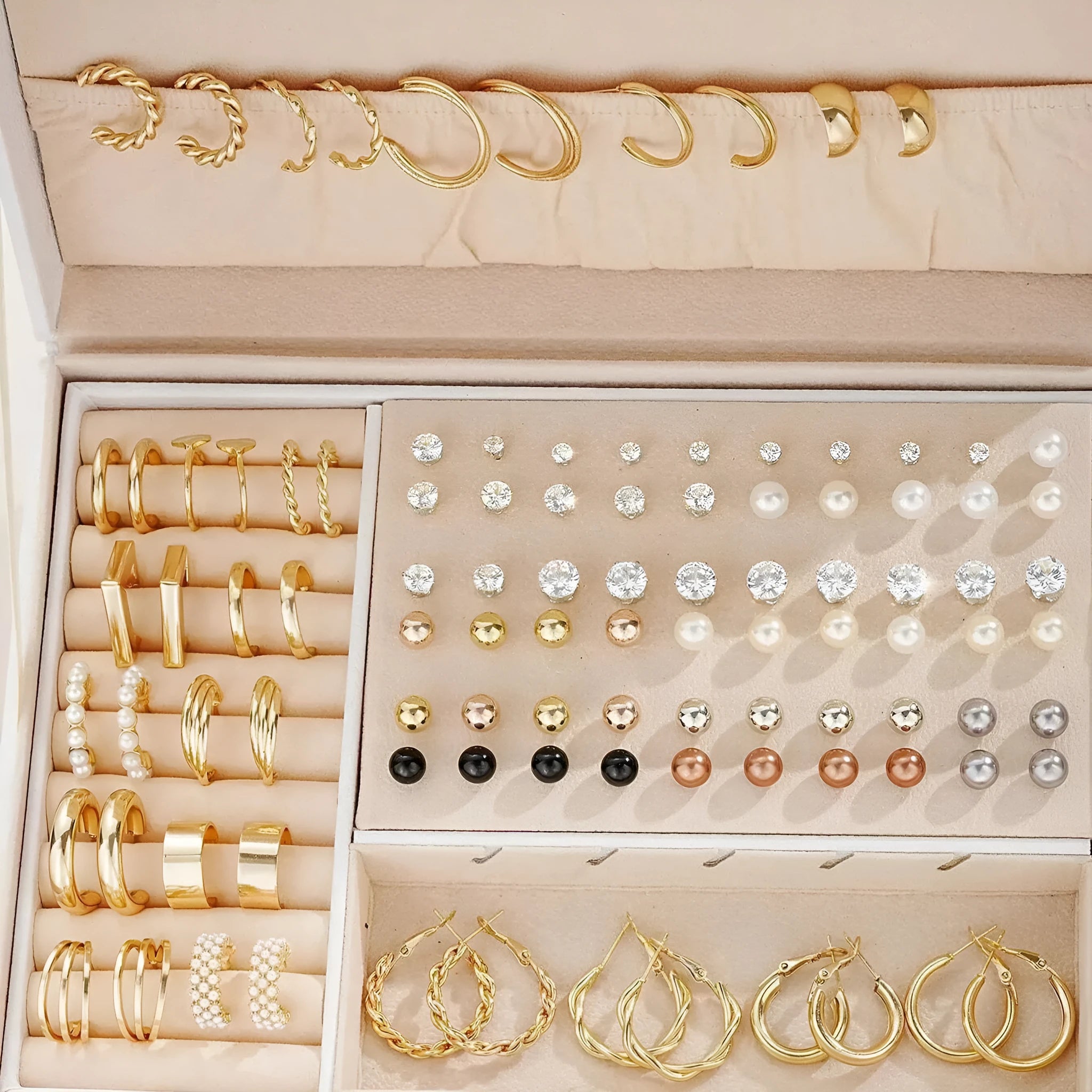 108 geometric pearl earrings with gold and yellow electroplated alloy and round pearl elements