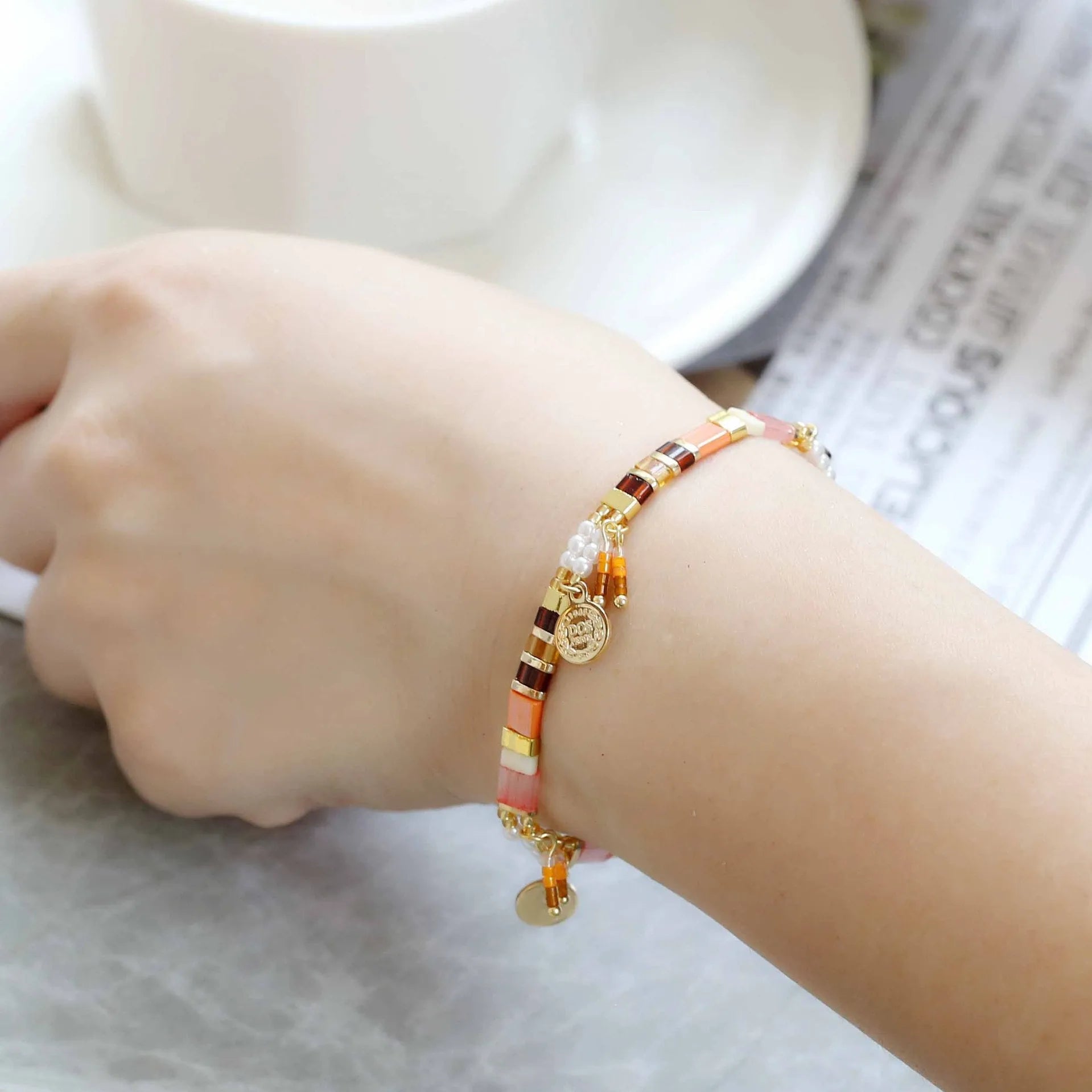 Women's handmade glass beaded bracelet with imitation pearls in European and American style